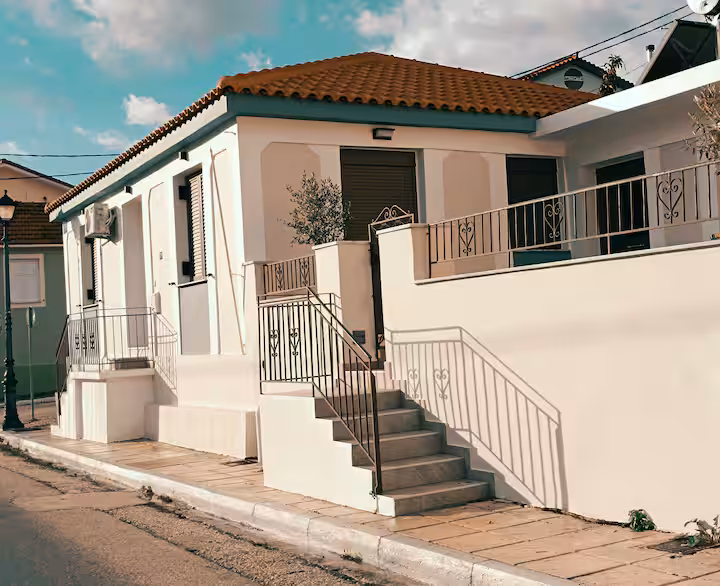 Atho Romano Residence — photograph 35